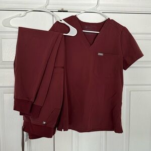 Figs technical collection scrub top and bottoms